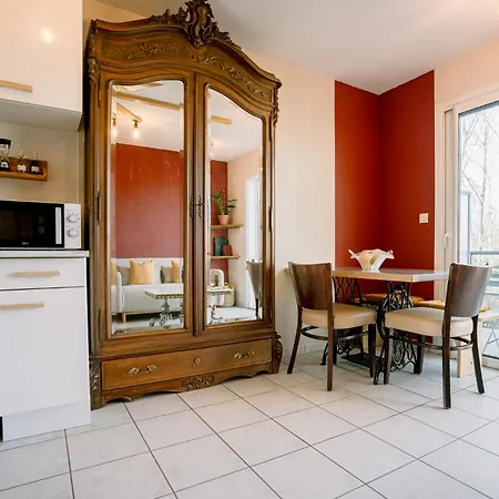 Vue Sur Le Golf Chez Les Grats-piscine-clim