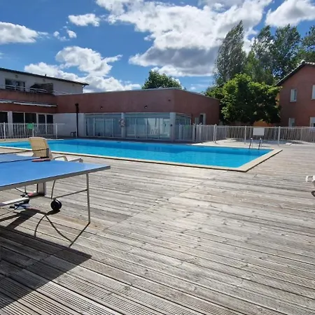 Vue Sur Le Golf Chez Les Grats-piscine-clim