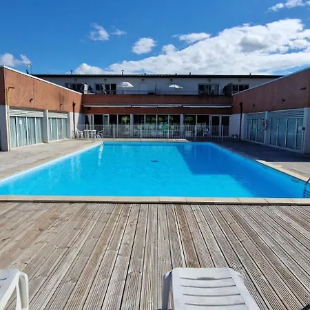 Vue Sur Le Golf Chez Les Grats-piscine-clim Apartment