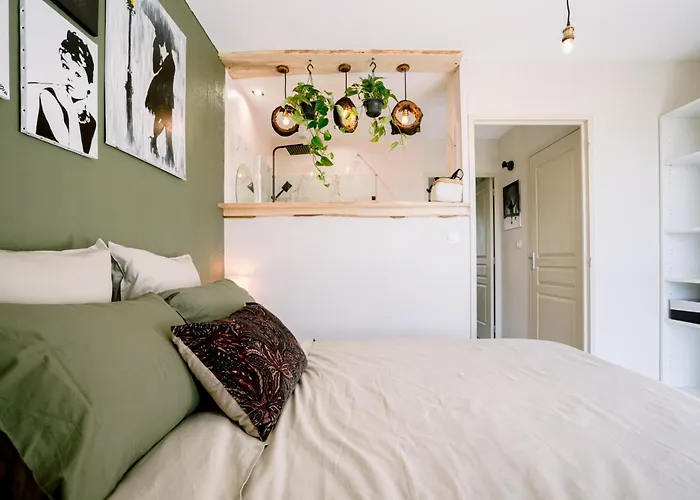 Vue Sur Le Golf Chez Les Grats-piscine-clim Rivières