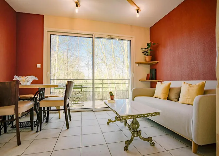 Apartament Vue Sur Le Golf Chez Les Grats-piscine-clim Rivières