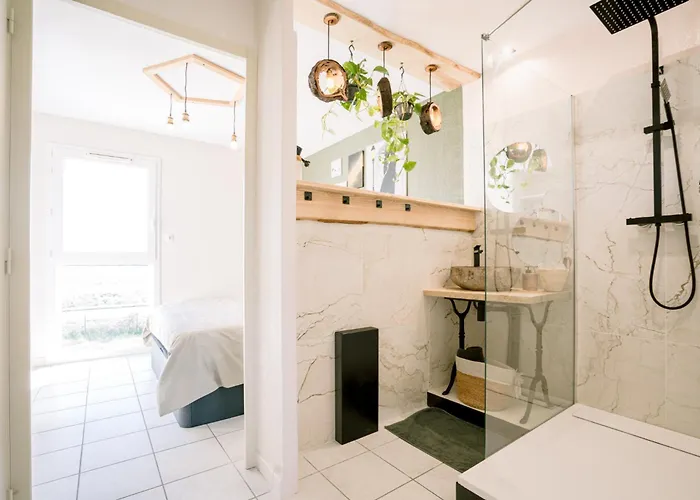 Vue Sur Le Golf Chez Les Grats-piscine-clim דירה Rivières