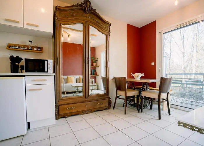 Vue Sur Le Golf Chez Les Grats-piscine-clim