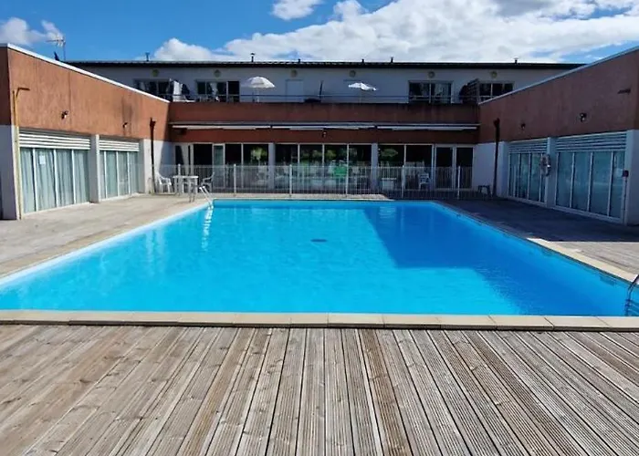 Vue Sur Le Golf Chez Les Grats-piscine-clim דירה